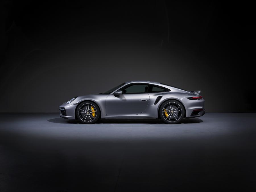  Porsche 911 Turbo S (992) 2020 года  (WW) (фото 16 из 49)